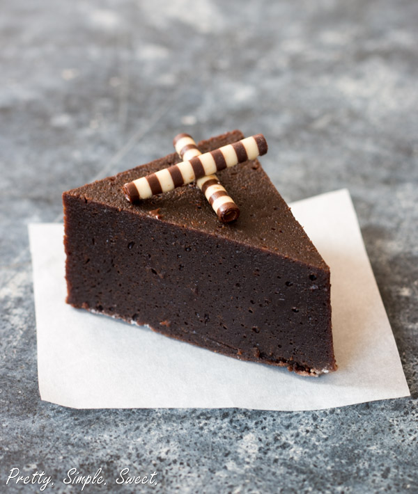 Easy Flourless Chocolate Cake – The Somm Chef