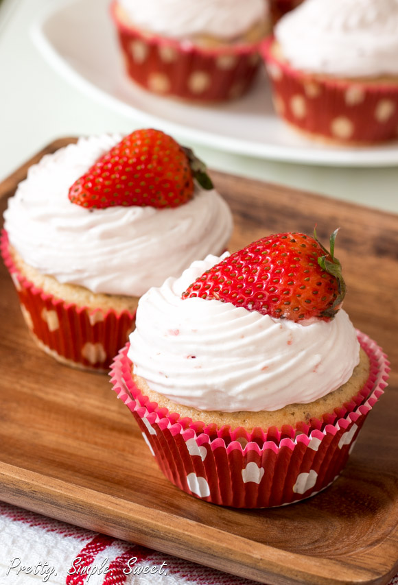 Strawberries and Cream Cupcakes (2)
