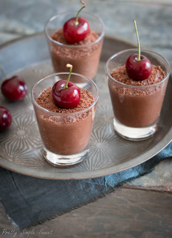 Eggless Chocolate Mousse | Pretty. Simple. Sweet.