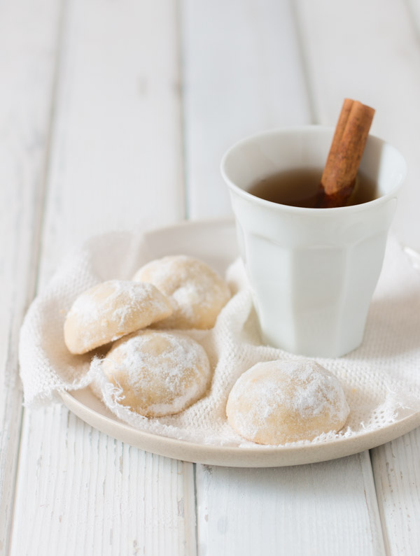 Melt In Your Mouth Butter Snowball Cookies | prettysimplesweet.com