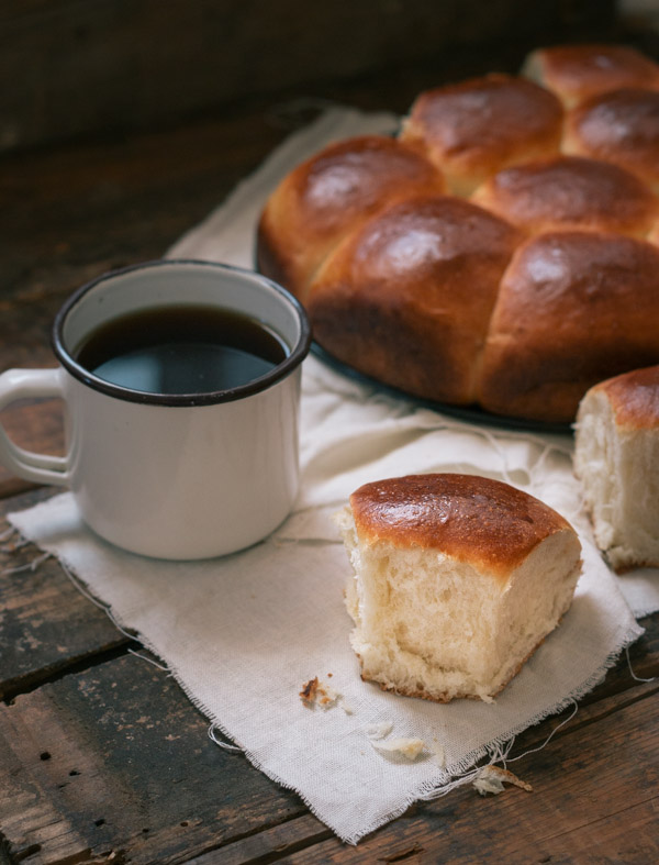 Soft and Fluffy Dinner Rolls | prettysimplesweet.com