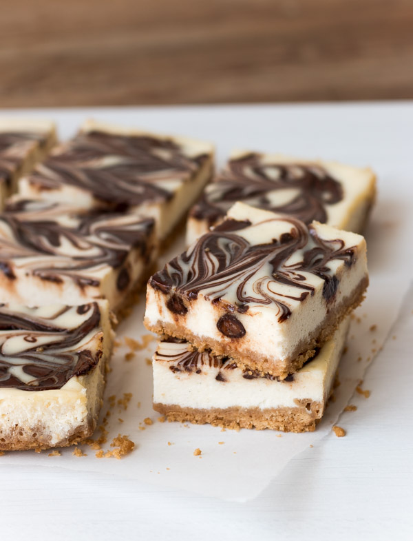 Nutella Swirl Cheesecake | prettysimplesweet.com