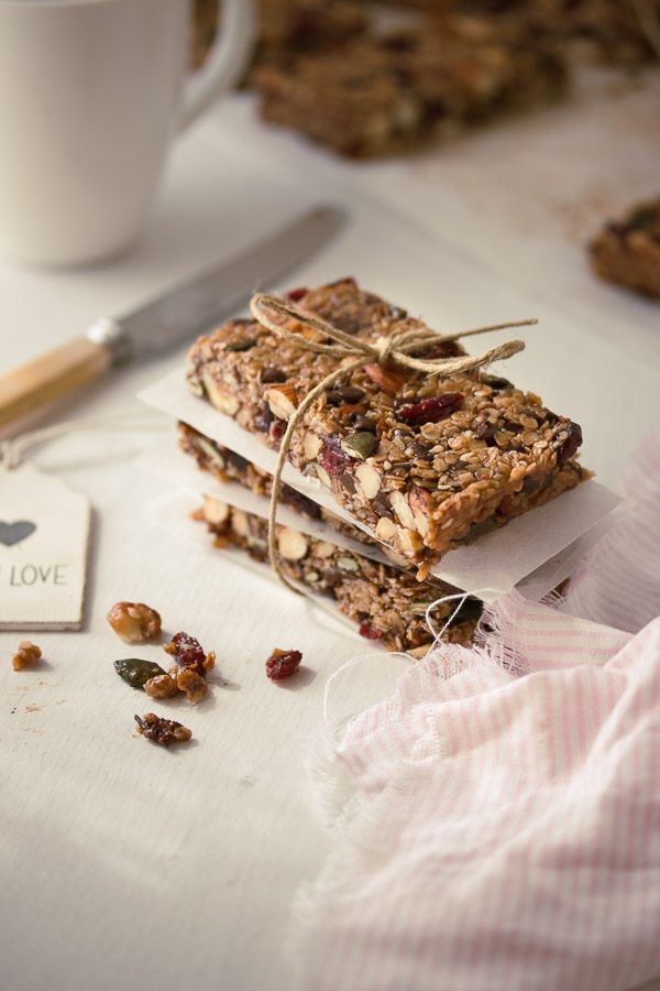 Versatile and healthy homemade granola bars, packed with your favorite ingredients. | prettysimplesweet.com