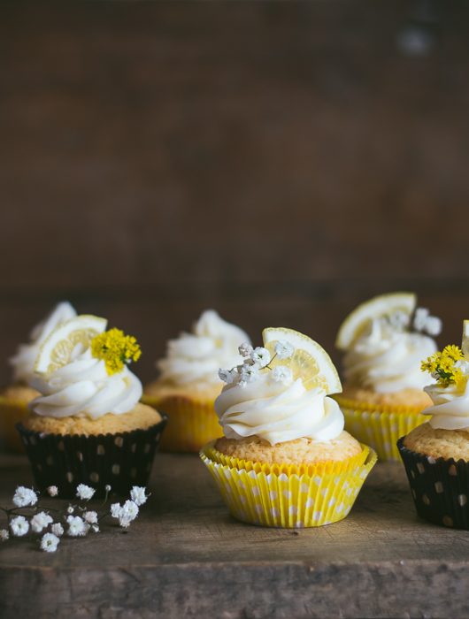 Lemon Cupcakes | prettysimplesweet.com