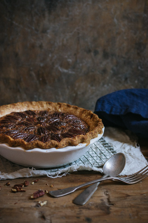 Gooey, crunchy, and full of flavor classic pecan pie recipe | prettysimplesweet.com