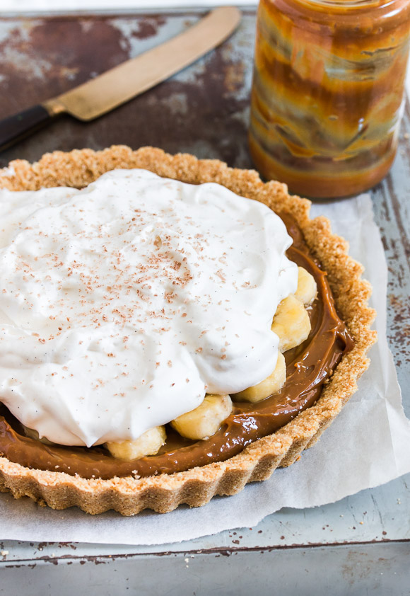 No-Bake Banoffee (bananas and toffee) Pie | prettysimplesweet.com