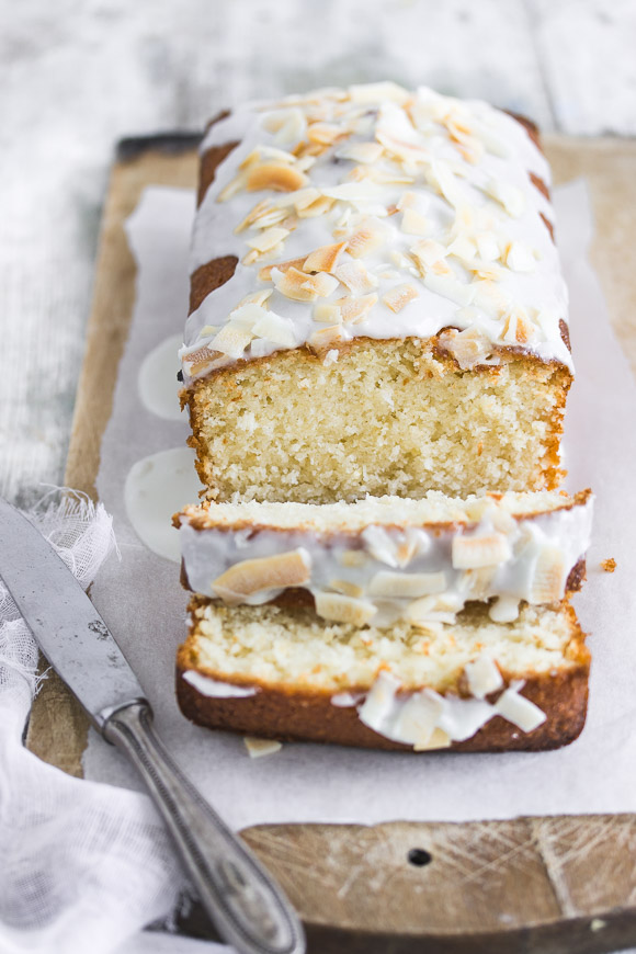 Deep'n Delicious® Coconut Vanilla Cake