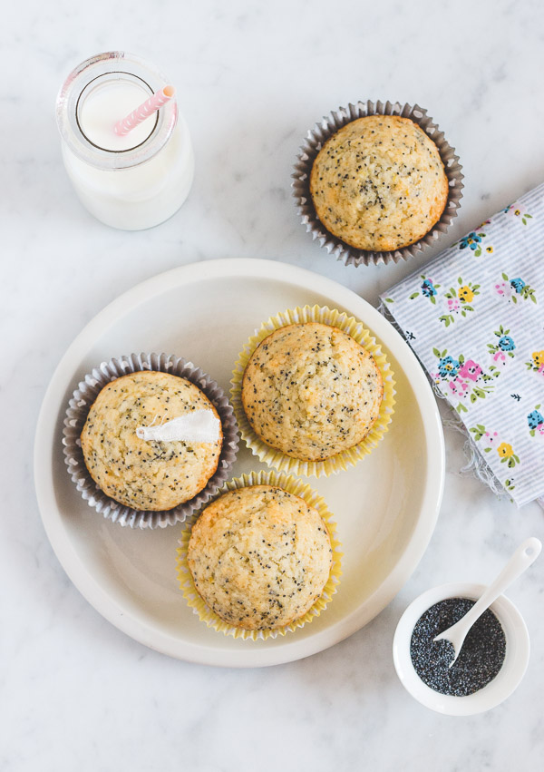 Moist and fluffy lemon poppy seed muffins a deliciously delicate crunch | prettysimplesweet.com