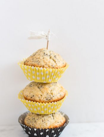 Moist and fluffy lemon poppy seed muffins a deliciously delicate crunch | prettysimplesweet.com