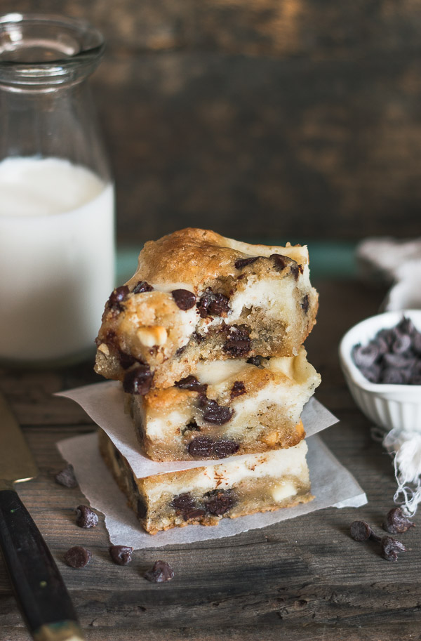 Chocolate Chip Cookie Cheesecake Bars | prettysimplesweet.com