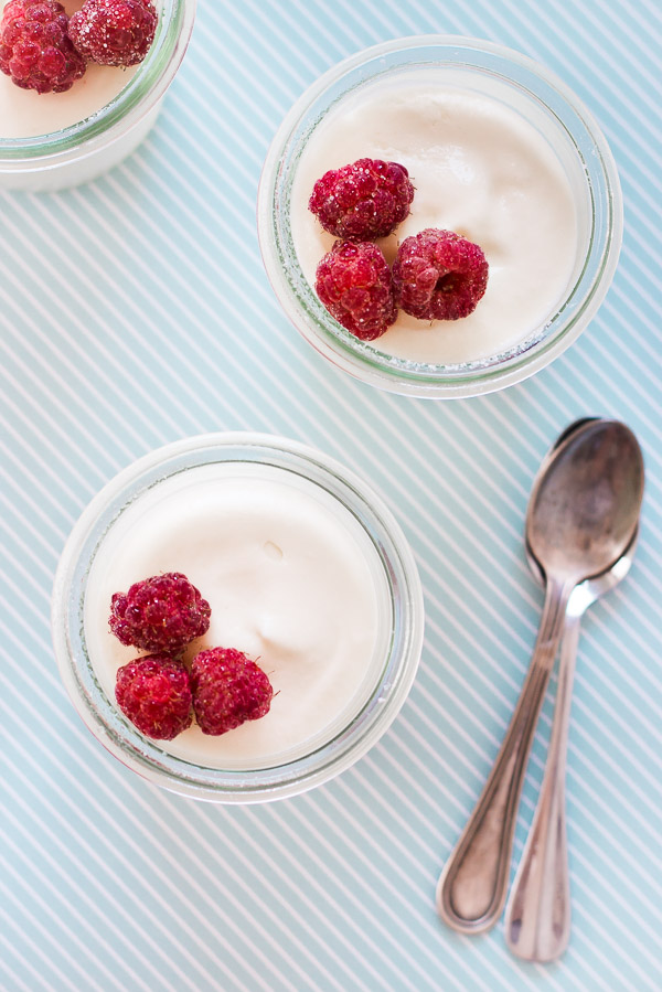 Creamy and light white chocolate mousse made easy with only 2 ingredients! | prettysimplesweet.com