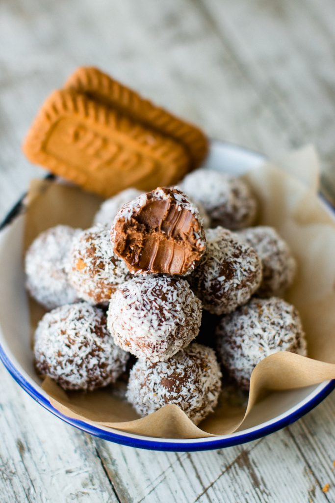 4 Ingredient Chocolate Biscoff Truffles