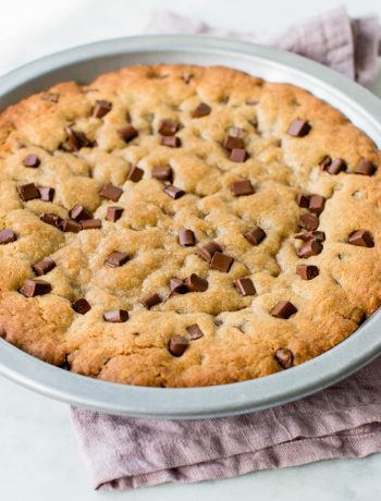 Soft and Chewy Giant Chocolate Chip Cookie Cake