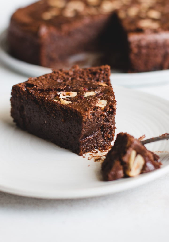 Fudgy Flourless Chocolate Hazelnut Cake - Pretty. Simple. Sweet.