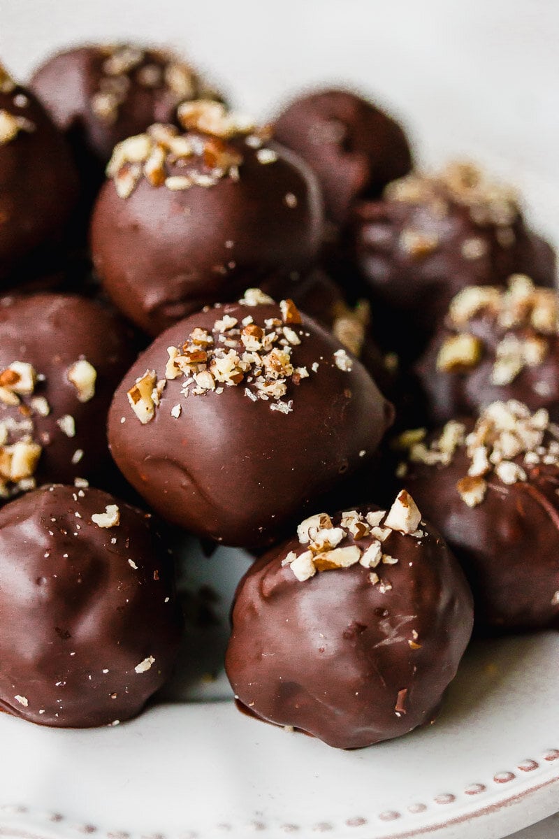 Amazing Pecan Pie Truffles - Pretty. Simple. Sweet.